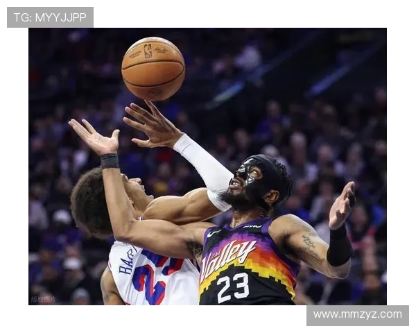 [NBA]唐斯晃飞格林 杀入篮下双手暴扣.